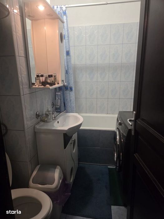 Apartament 3 camere, etaj 1/10, str. Toporasi, Sector 5, balcon, lift