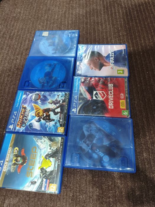 Продам хороший Ps 4