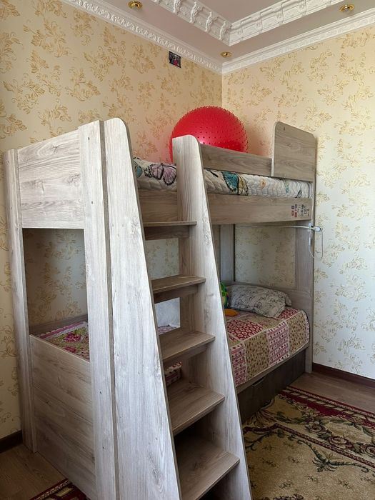 Продам двухъярусную кровать