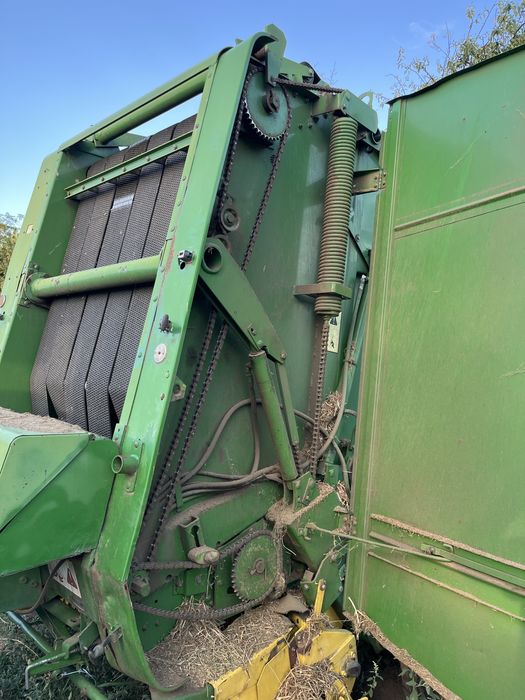 Presa baloti rotunzi John Deere 550 legare automata