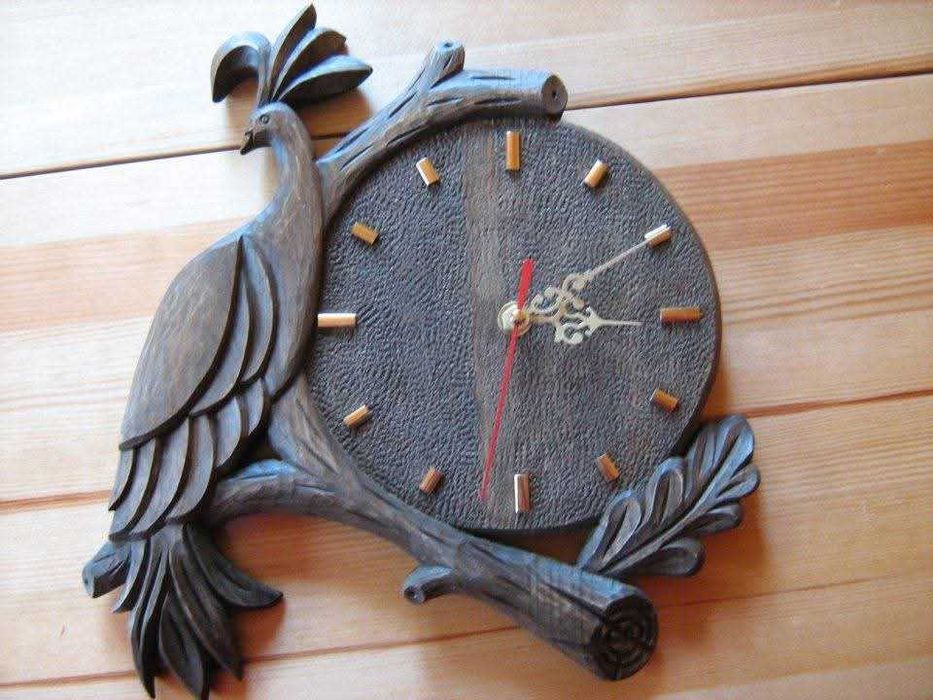 Часовници - дърворезба