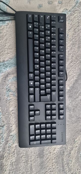 Vând tastatură Lenovo