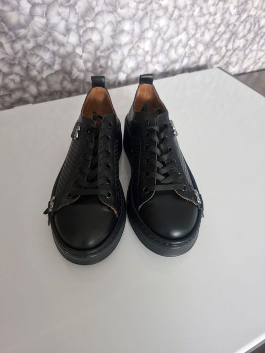 Продам обувь новую