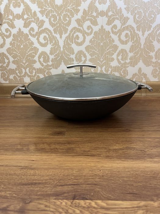 Продам чугунный казан