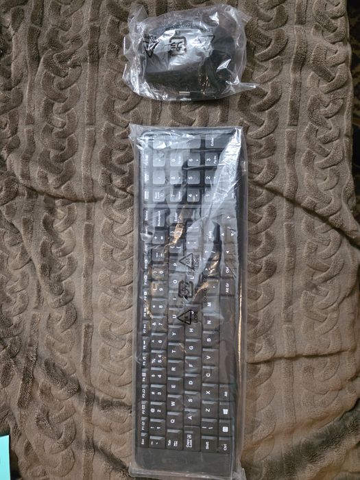 Tastatura si mouse wireless Logitech MK220