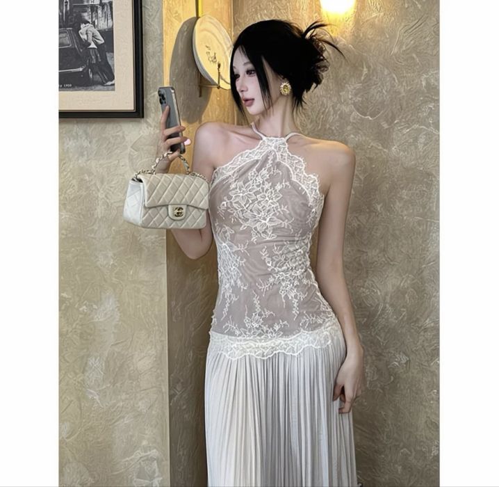 Платье                                                           И.