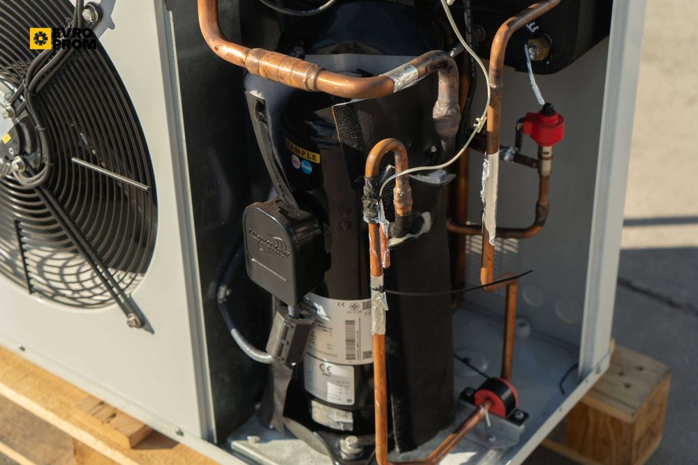 Chiller răcit cu aer CLIMAVENETA MECH-IB-G07 – 14.93 kW | chiller 15 kw pret | Nou | R32 | Modul hidraulic