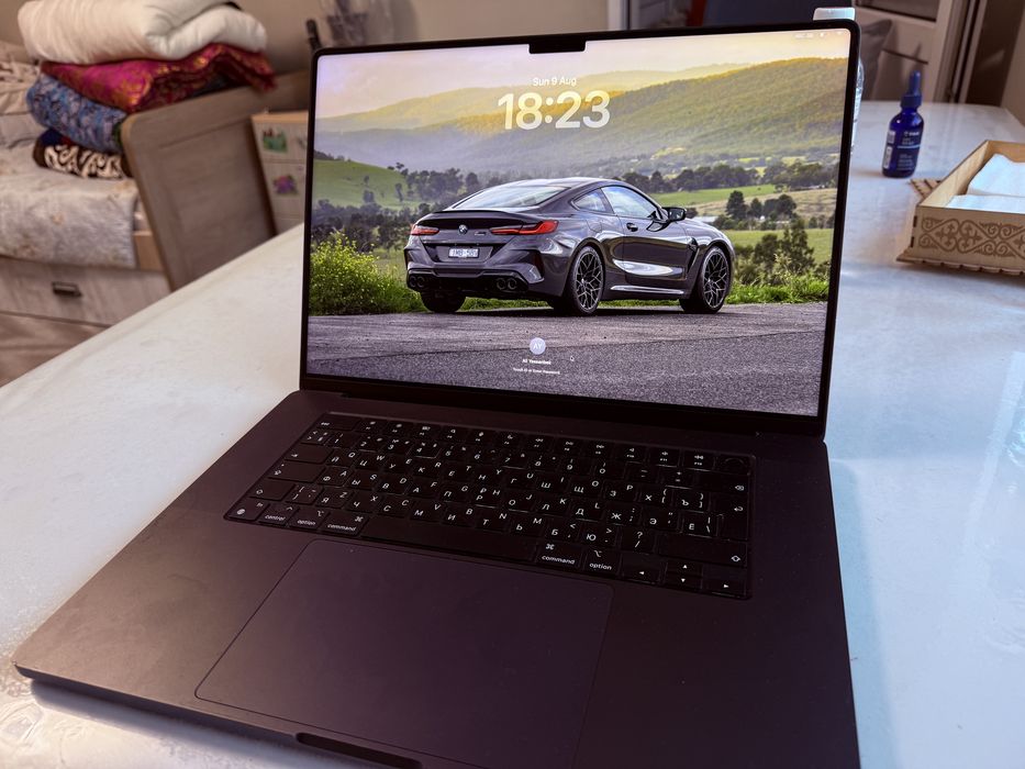 macbook pro m3 pro 16 inch
