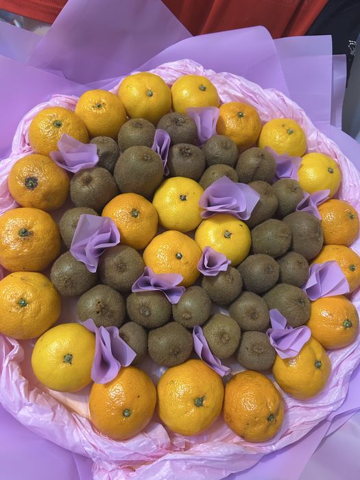 Букеты из фруктов и конфет