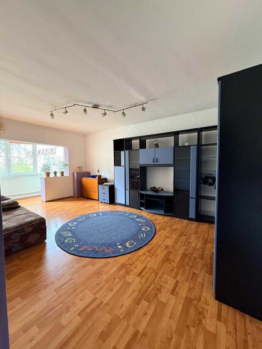 Apartament cu 4 camere, decomandat, de închiriat în Zona Soarelui