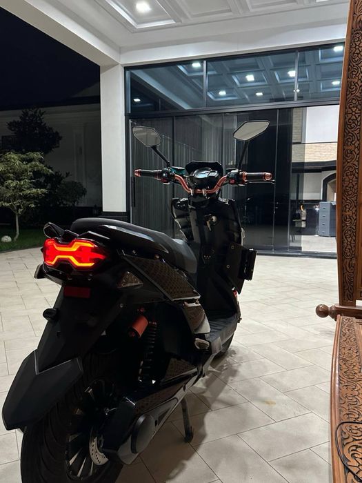 Elektricheskiy skuter sotiladi redline