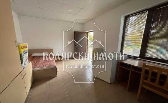 Продава се Промишлена сграда в с. Плаково, Област Велико Търново - 5000 кв.м за 70 €/кв.м - Снимка #1