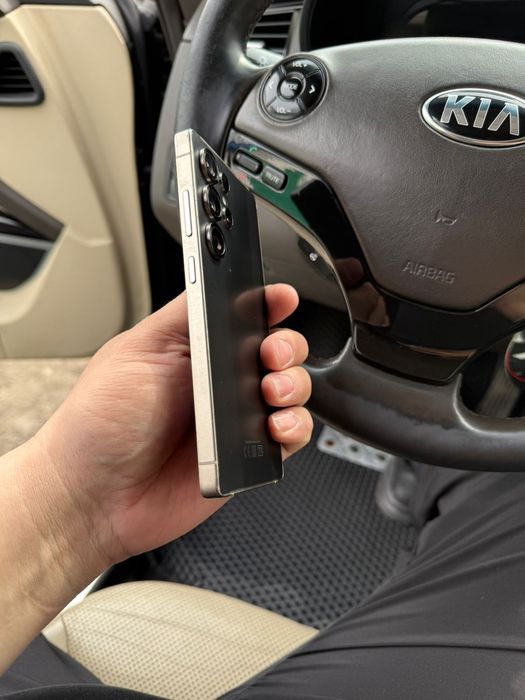 Продам Samsung S25 Ultra 512г