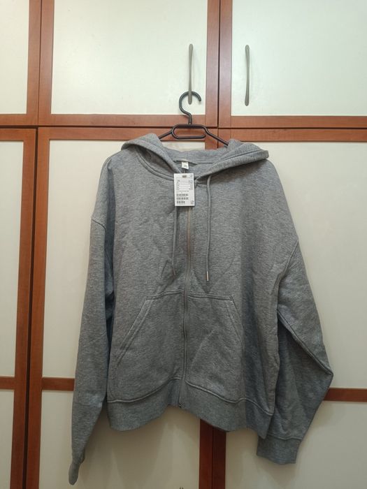 Дамски суичър H&M с етикет