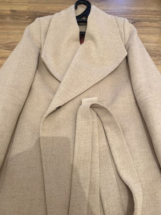 Продам пальто новое