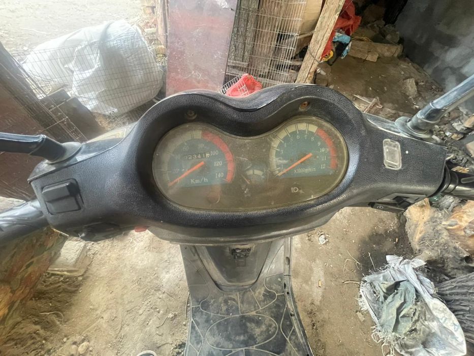 Продается скутер срочно