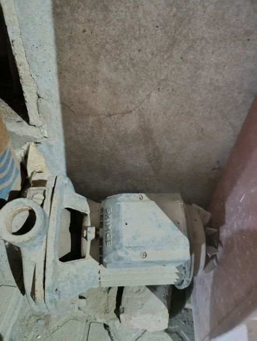 Продам насосы для воды,четыре штуки.