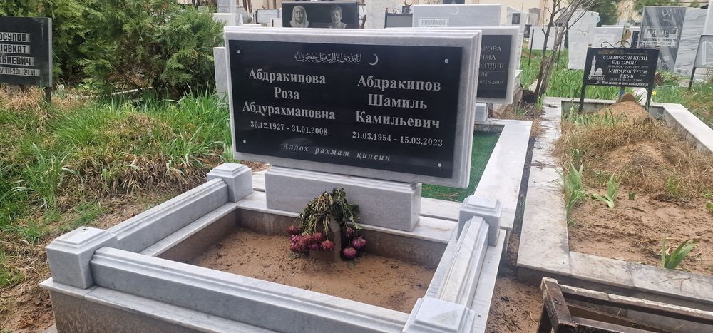 Памятники из гранита и мрамора