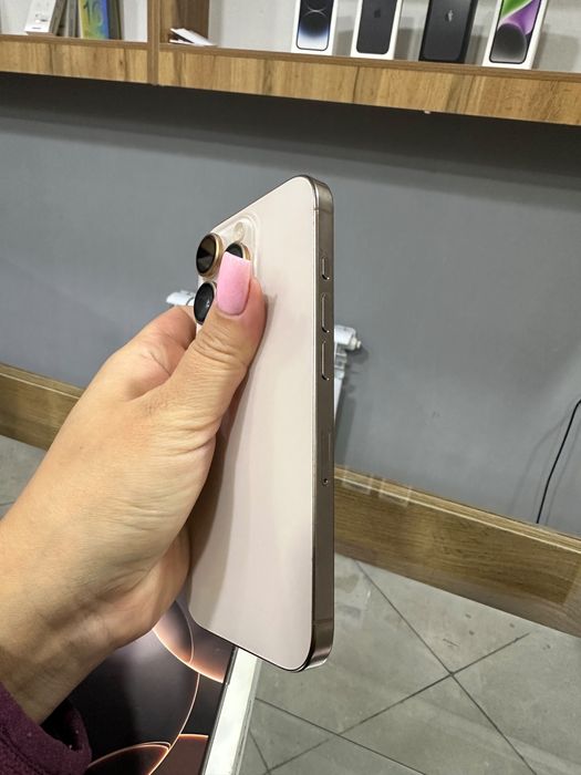 Iphone 16 pro 256 gb акб 82%