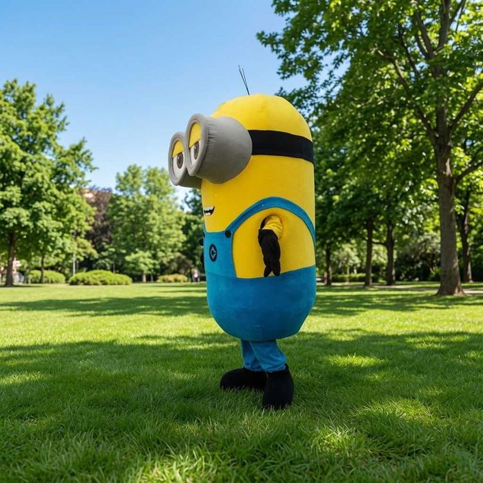 Costum mascotă Minion profesional realizat manual din materiale premium – ideal pentru evenimente și petreceri