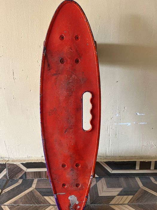 скейт, цвет-оранжевый состояние отличное