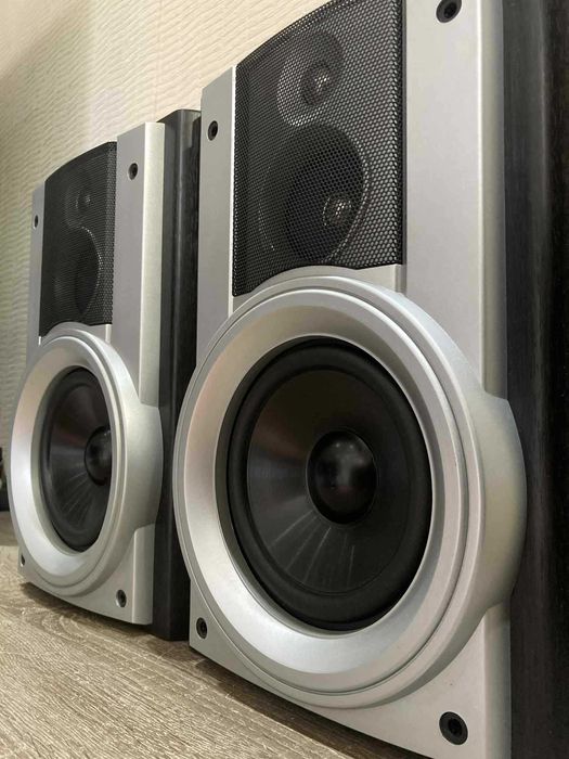 AIWA SX-NH3 bookshelf speakers