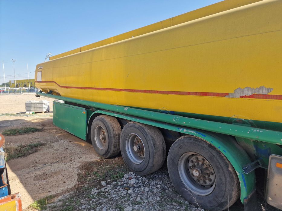 Vannd 3 semiremorci cisterna 3 axe