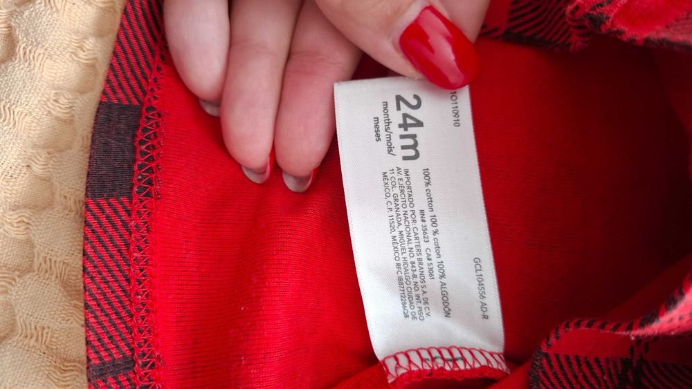 Пижамка новогодняя Carters на 1-2 г.