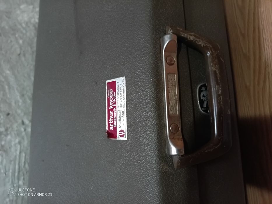 Vând sau schimb cu magnetofon  Akai.