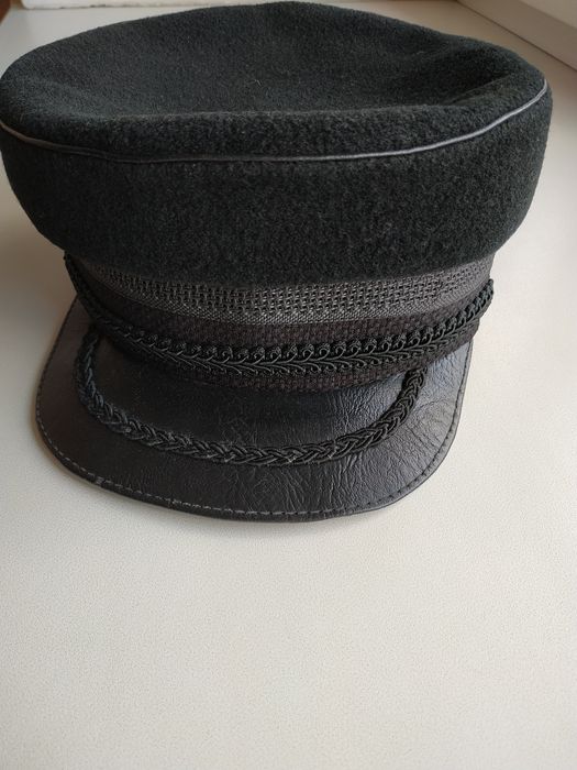 Продаю кепку/фуражку ( осень-весна) 2 000тг