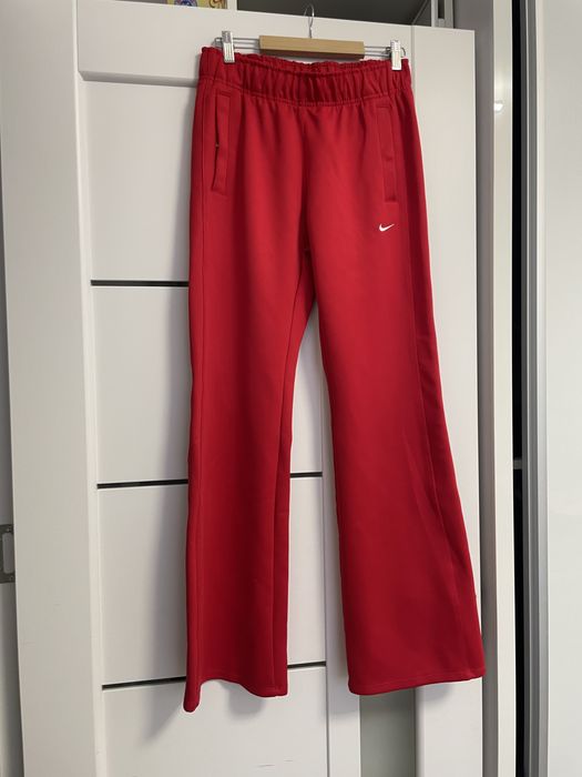 Pantaloni trening Nike nefolosit