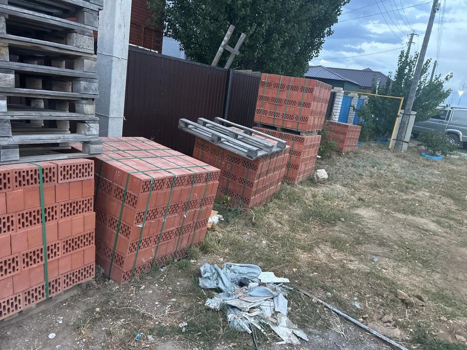 Хромтаускии кирпич