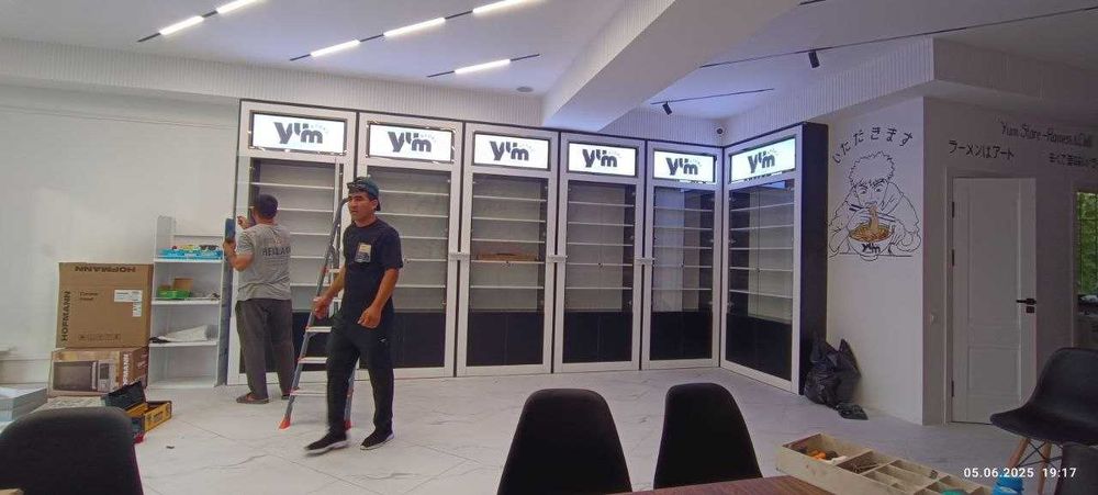 Продаются торговые полки с верхней подсветкой