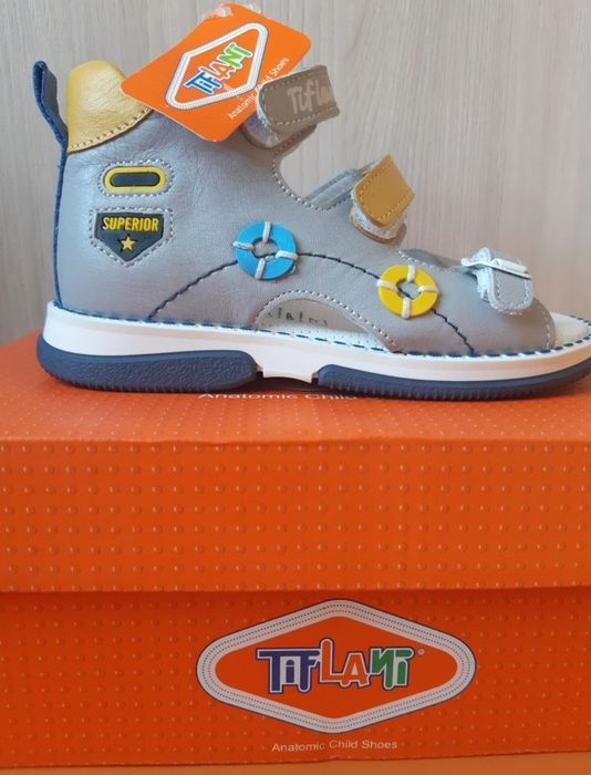 Продам новые сапожки