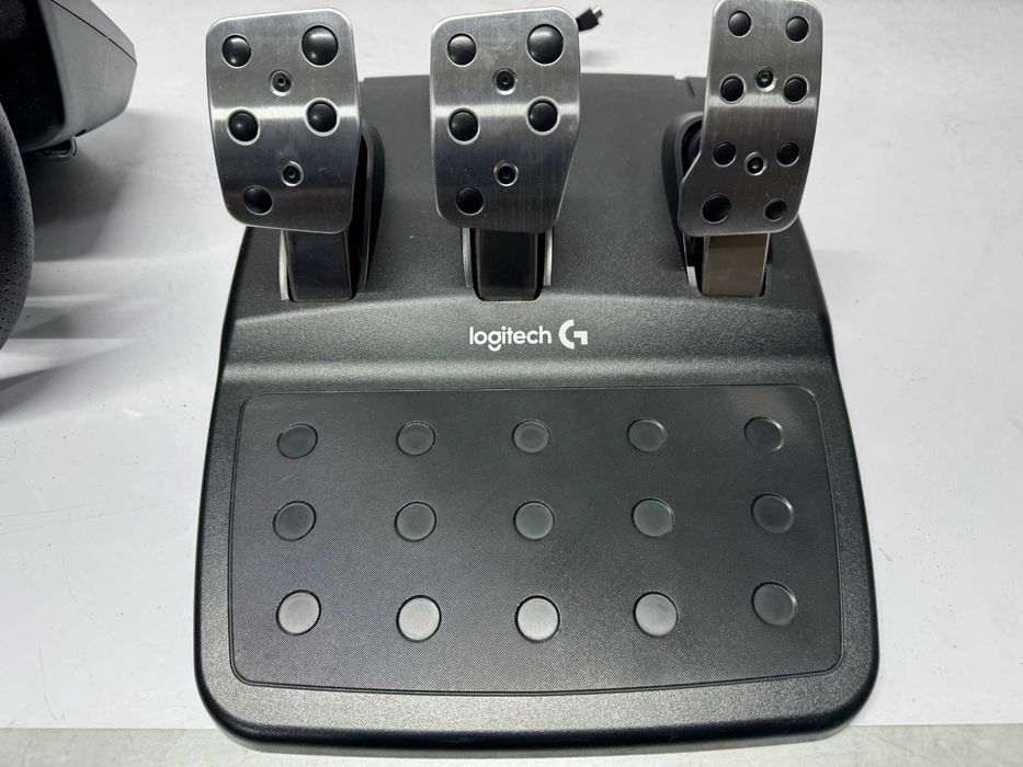 Волан с педали - Logitech G29 / PC/PS4/PS5