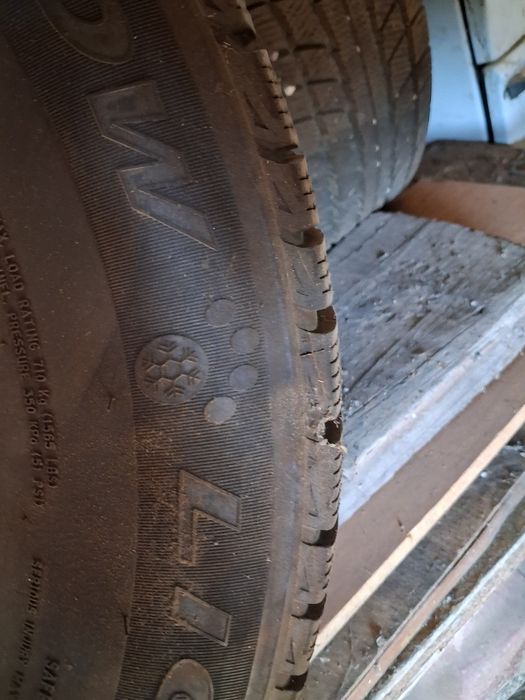 Шины продам 4 комплекта Triangle