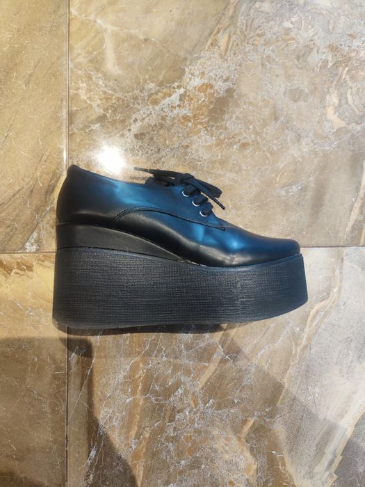 Кожен обуфки с платформа