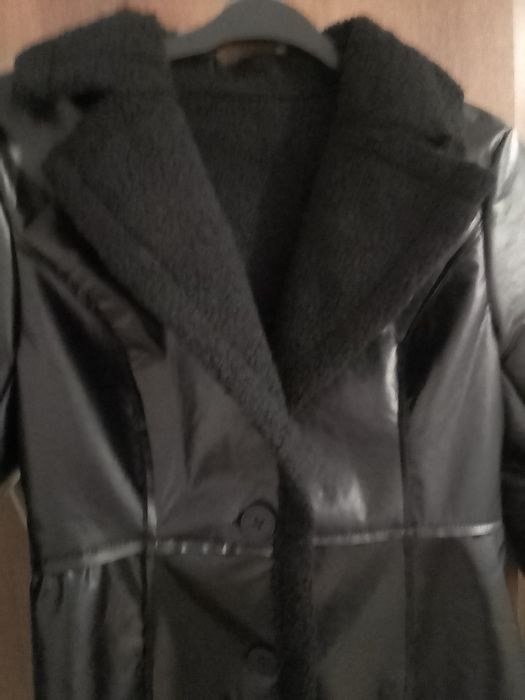 Черно кожено палто
