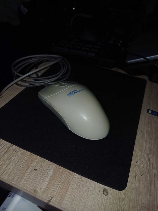Mouse cu bilă logitehc (pt colectionari retro)