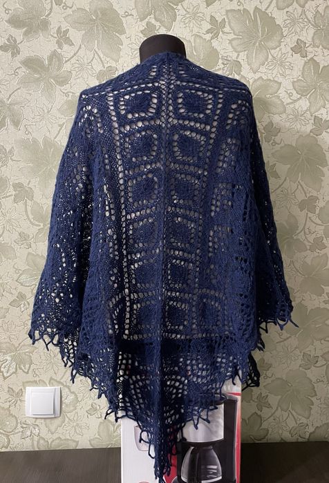 Продам шали ручной работы.