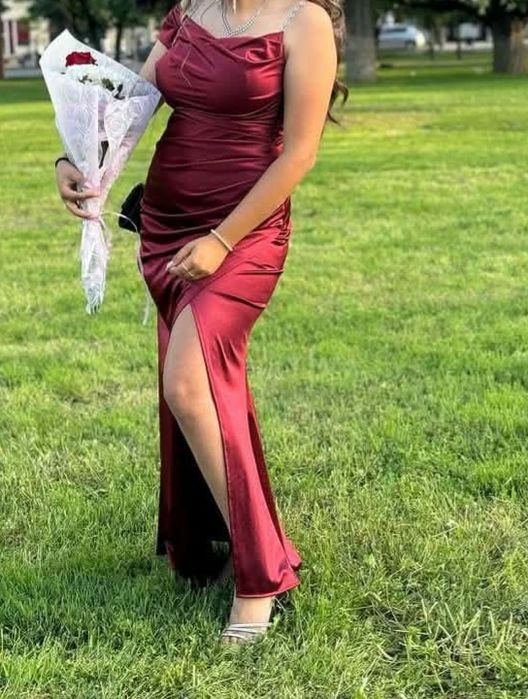 Официална рокля- бордо