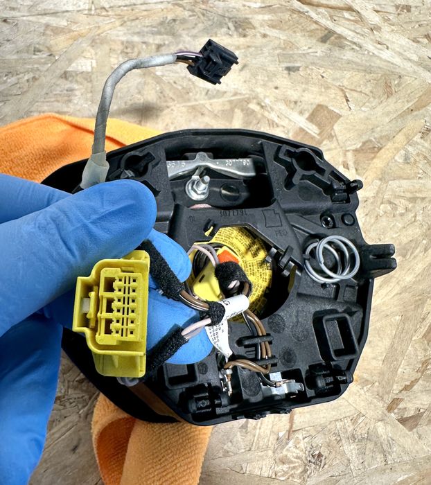 Cablu comenzi volan airbag Skoda Octavia 3 Kodiak