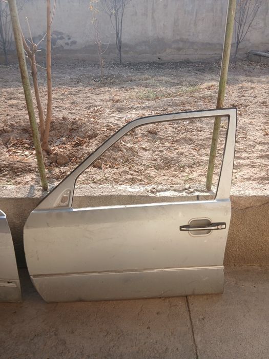 Продам  двери от мерседес  124 и 210