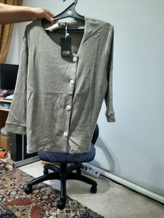 Продам платия 2 разные
