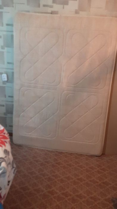 Продам матрац на двухспальную кровать