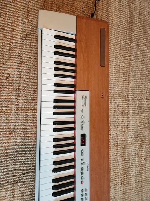 Orga / pian Yamaha p120S