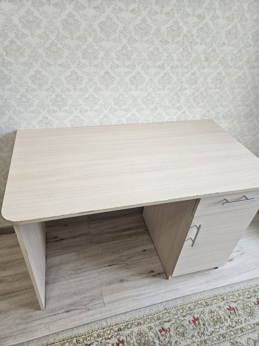 Стол письменный, рабочий