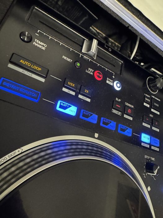 Pioneer DDJ-REV7 + case – stare excelentă