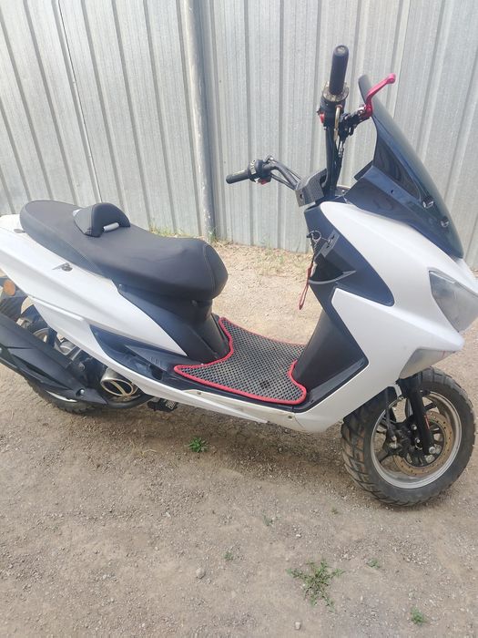 Срочно продам макси мопед 150 куб