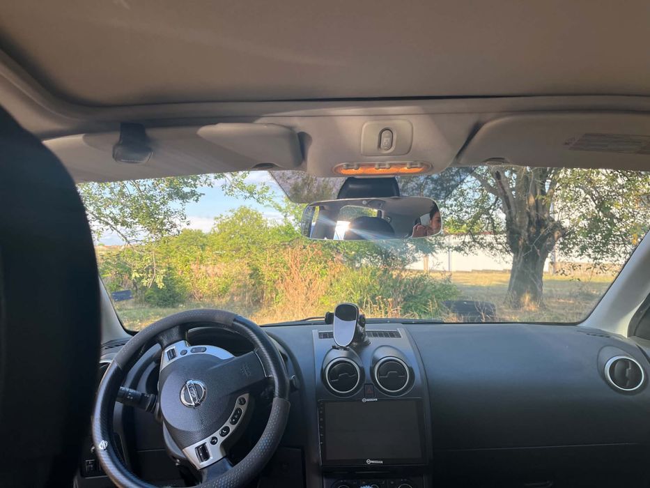 Продавам Nissan Qashqai 2.0 DCI